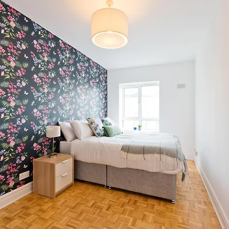 Апартаменты Sweet - Fitzwilliam Quay *